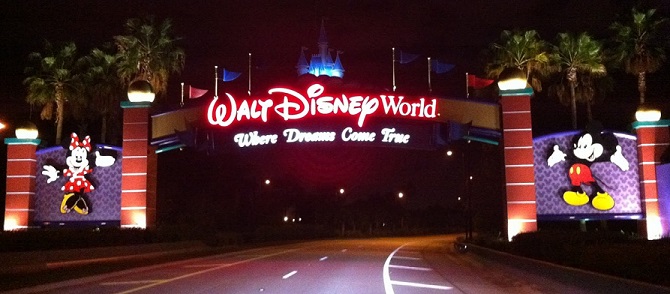 This image has an empty alt attribute; its file name is disney-world-entrance.jpg