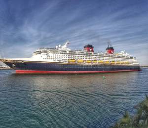 Disney cruise ship