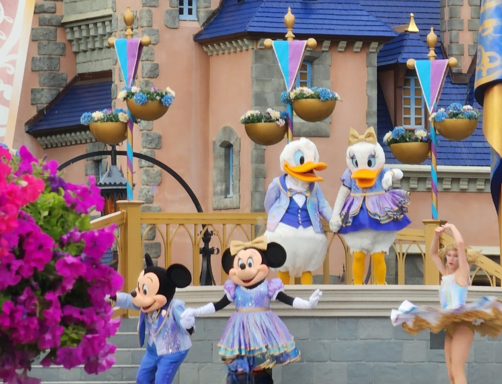 Mickey & friends stage show