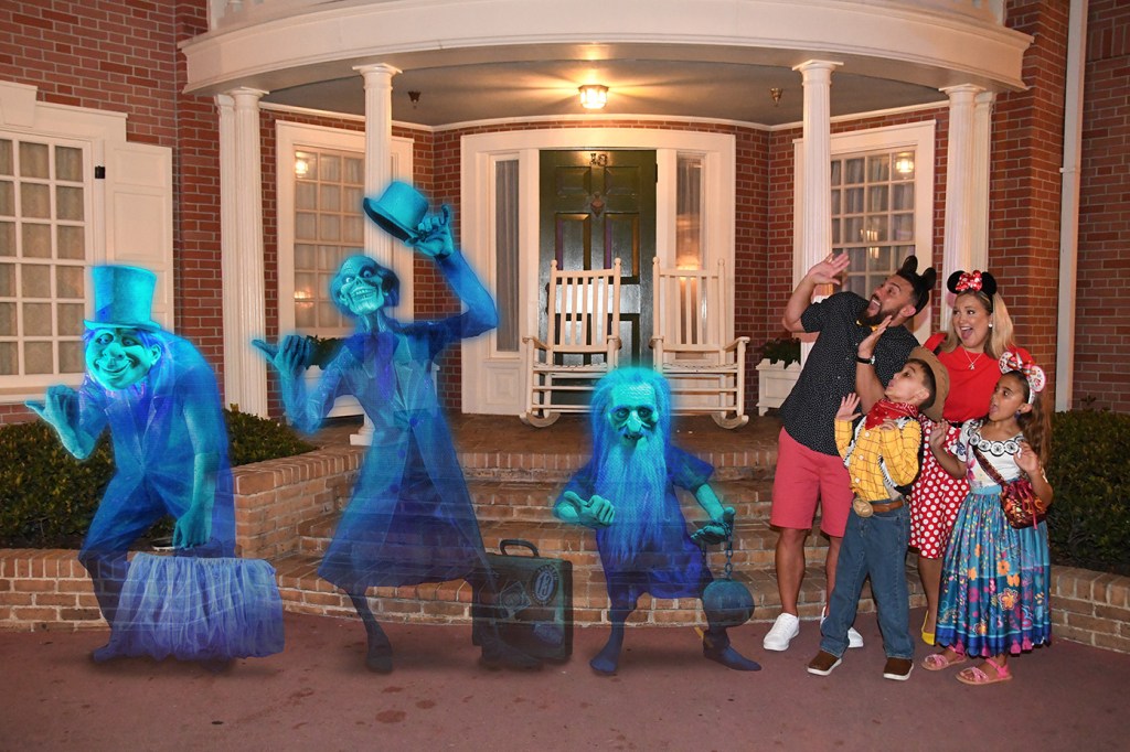 Halloween Magic Shot ghosts